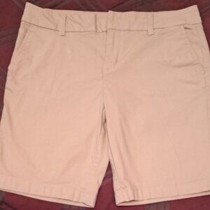 GH Bass Womens Traditional Khaki Shorts size 10 waist 34" inseam 9"